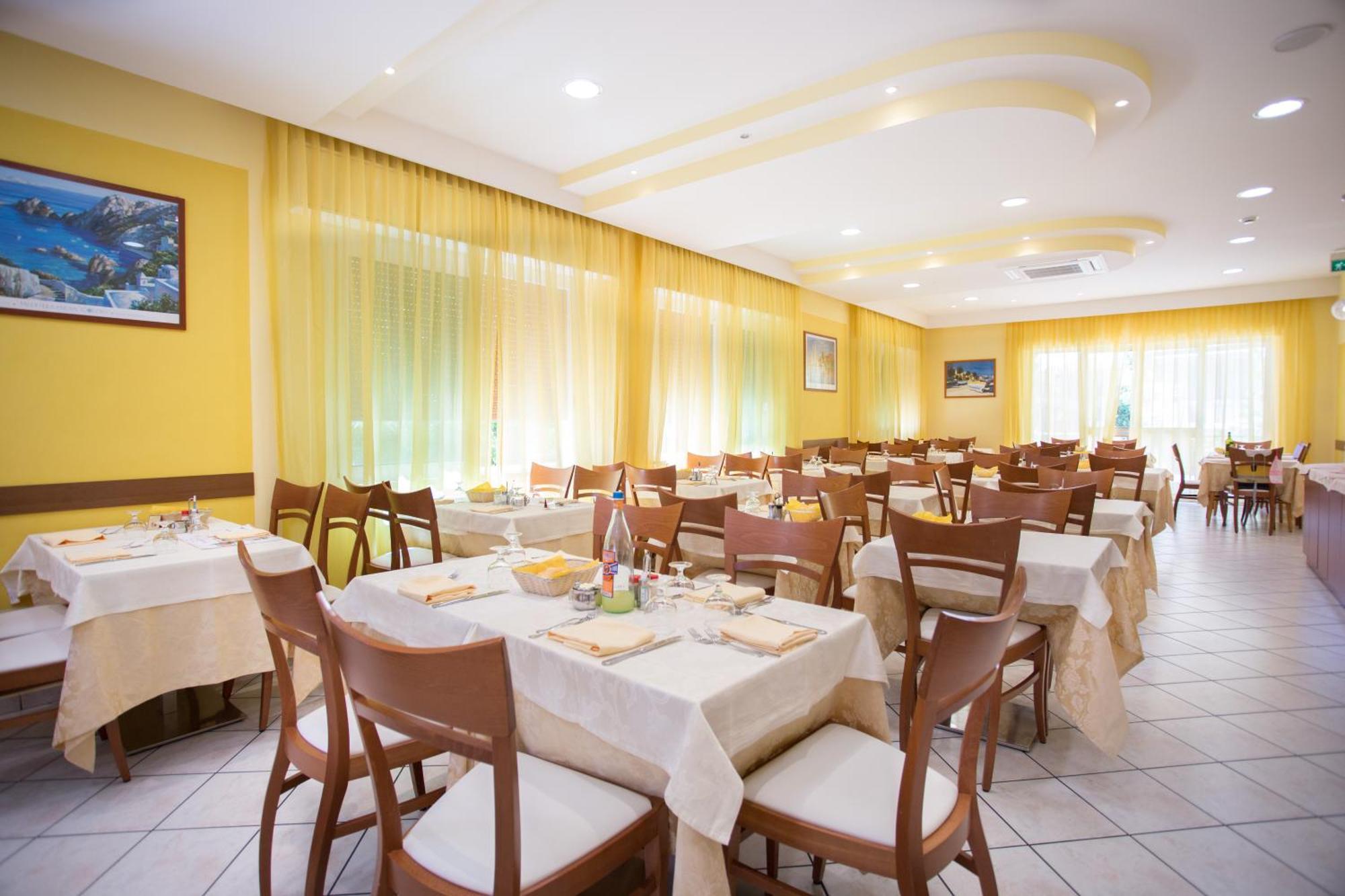 Hotel De La Ville Rimini Buitenkant foto